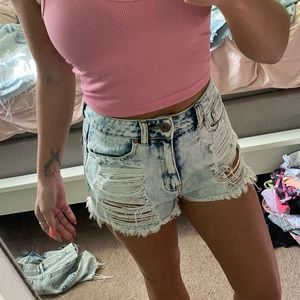 Bullhead mom short 3